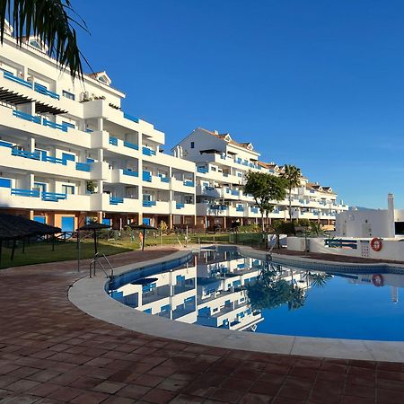 2 Bedrooms Sea And Pool View Apt In Duquesa Golf & Gardens Manilva Castillo de Sabinillas Екстериор снимка