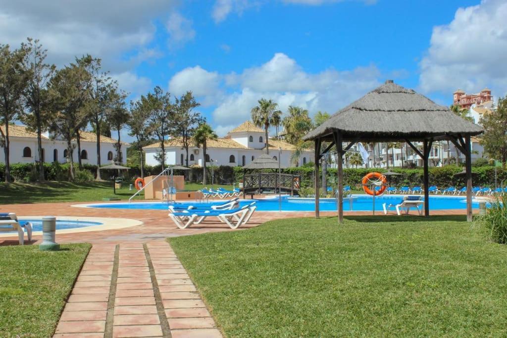 2 Bedrooms Sea And Pool View Apt In Duquesa Golf & Gardens Manilva Castillo de Sabinillas Екстериор снимка